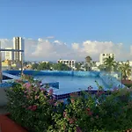 Malecon Espacio Alberca Comodidad Y Playa